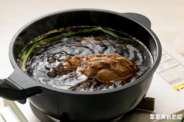 营养减肥餐食谱大全一日三餐（简单减肥餐 一日三餐食谱）