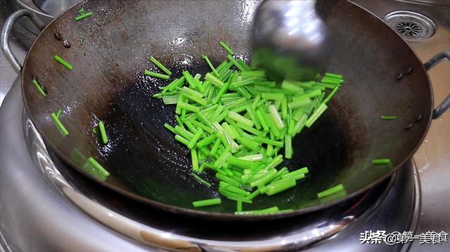 芹菜怎么做好吃 需要焯水吗（水芹菜怎么做好吃）